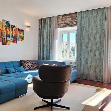 Апартаменти Petrus Superior - Spacious Three-room - Prestigious Location Near Diocletian's Palace And Bacvice - The Restaurants Within Walking Distance - Free Parking Provided Спліт