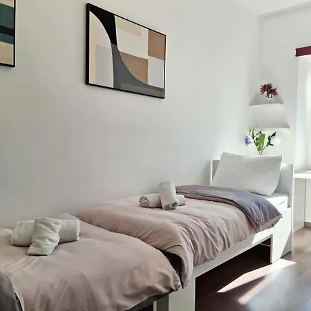 Petrus Superior - Spacious Three-room - Prestigious Location Near Diocletian's Palace And Bacvice - The Restaurants Within Walking Distance - Free Parking Provided * Спліт