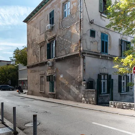 Апартаменти Petrus Superior - Spacious Three-room - Prestigious Location Near Diocletian's Palace And Bacvice - The Restaurants Within Walking Distance - Free Parking Provided Спліт