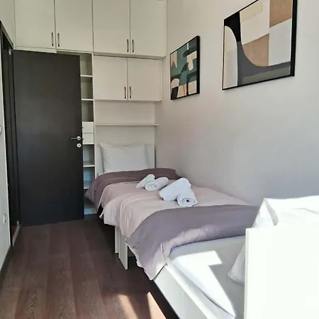 Petrus Superior - Spacious Three-room - Prestigious Location Near Diocletian's Palace And Bacvice - The Restaurants Within Walking Distance - Free Parking Provided Appartement *