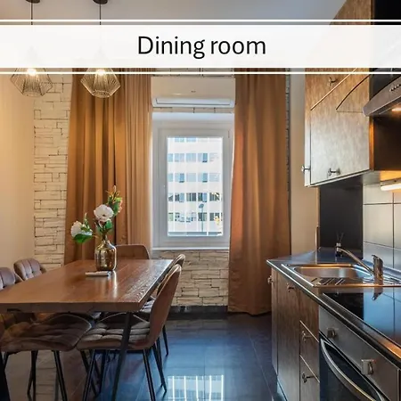 Appartement Petrus Superior - Spacious Three-room - Prestigious Location Near Diocletian's Palace And Bacvice - The Restaurants Within Walking Distance - Free Parking Provided Split