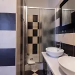 Petrus Superior - Spacious Three-room - Prestigious Location Near Diocletian's Palace And Bacvice - The Restaurants Within Walking Distance - Free Parking Provided 아파트