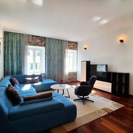 דירה Petrus Superior - Spacious Three-room - Prestigious Location Near Diocletian's Palace And Bacvice - The Restaurants Within Walking Distance - Free Parking Provided ספליט