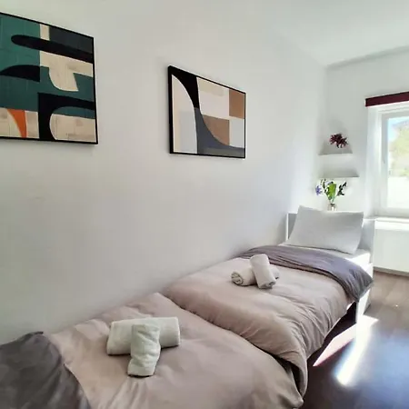 Petrus Superior - Spacious Three-room - Prestigious Location Near Diocletian's Palace And Bacvice - The Restaurants Within Walking Distance - Free Parking Provided Lägenhet