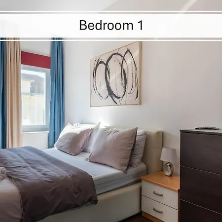 Petrus Superior - Spacious Three-room - Prestigious Location Near Diocletian's Palace And Bacvice - The Restaurants Within Walking Distance - Free Parking Provided דירה *