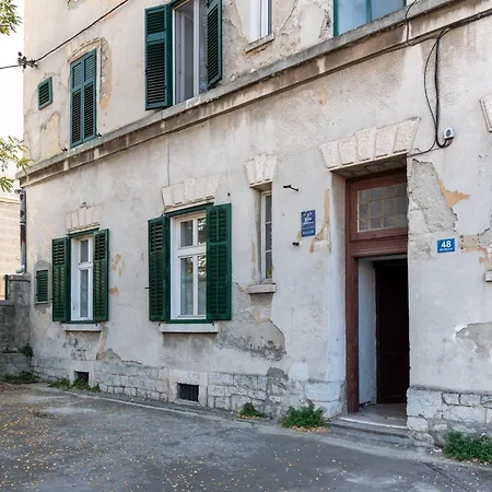 Petrus Superior - Spacious Three-room - Prestigious Location Near Diocletian's Palace And Bacvice - The Restaurants Within Walking Distance - Free Parking Provided Apartment Split