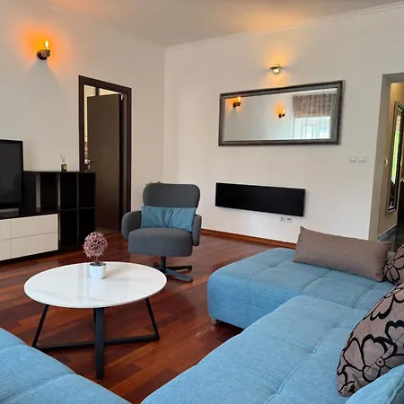 Апартаменты Petrus Superior - Spacious Three-room - Prestigious Location Near Diocletian's Palace And Bacvice - The Restaurants Within Walking Distance - Free Parking Provided *