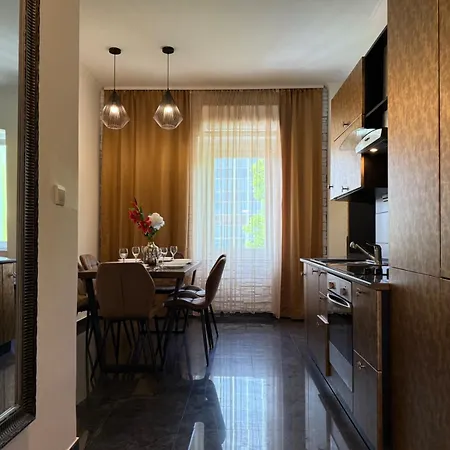 Petrus Superior - Spacious Three-room - Prestigious Location Near Diocletian's Palace And Bacvice - The Restaurants Within Walking Distance - Free Parking Provided Апартаменты Сплит