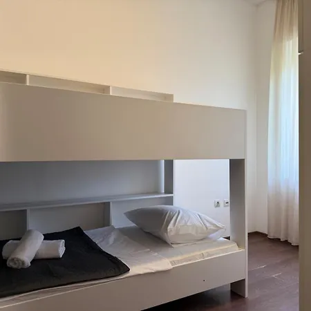 Petrus Superior - Spacious Three-room - Prestigious Location Near Diocletian's Palace And Bacvice - The Restaurants Within Walking Distance - Free Parking Provided * Сплит