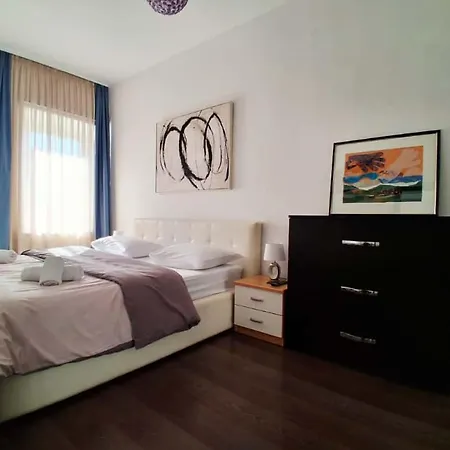 Lejlighed Petrus Superior - Spacious Three-room - Prestigious Location Near Diocletian's Palace And Bacvice - The Restaurants Within Walking Distance - Free Parking Provided *